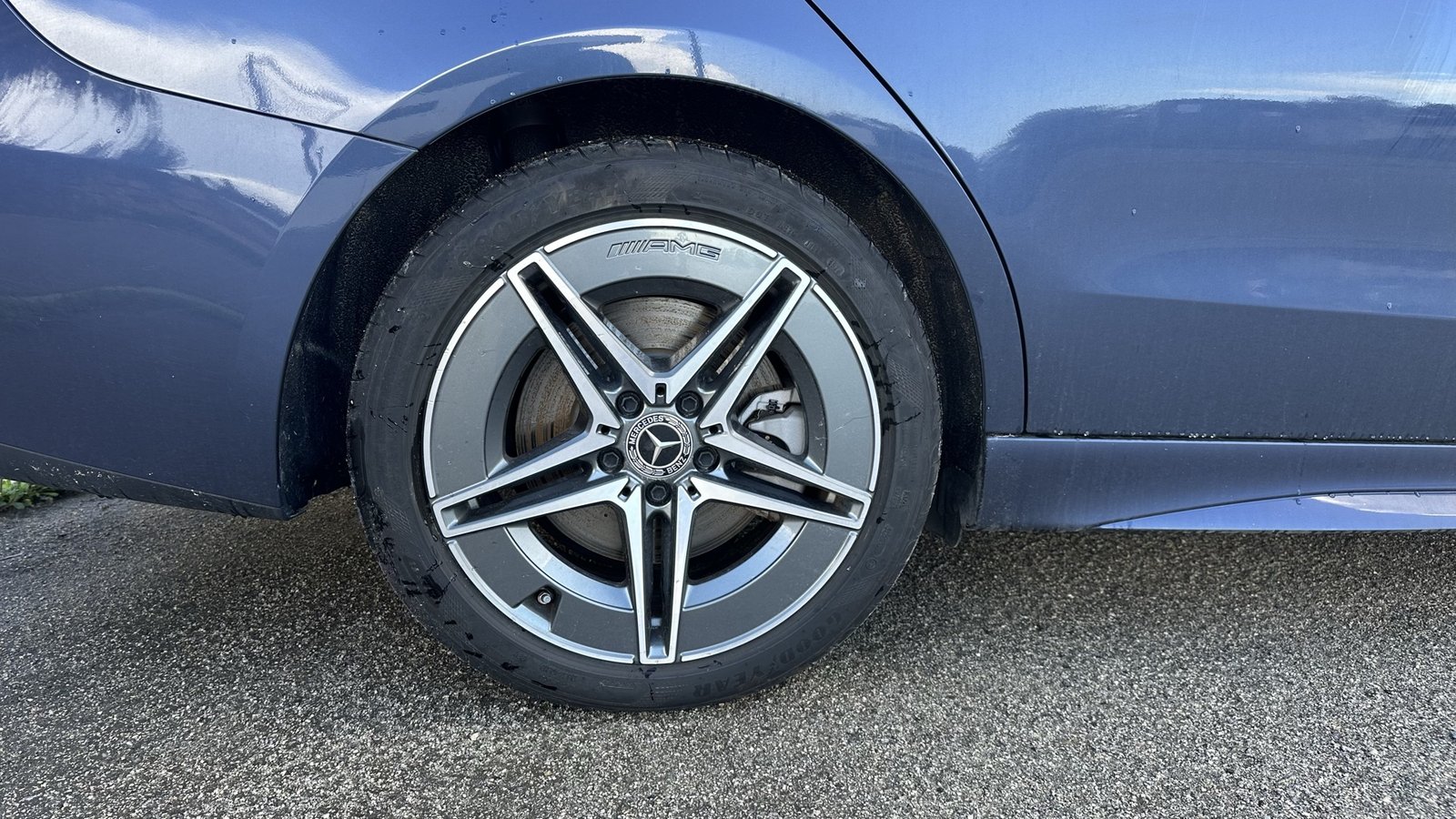 Mercedes-Benz C 300e T AMG 2024 foto 3