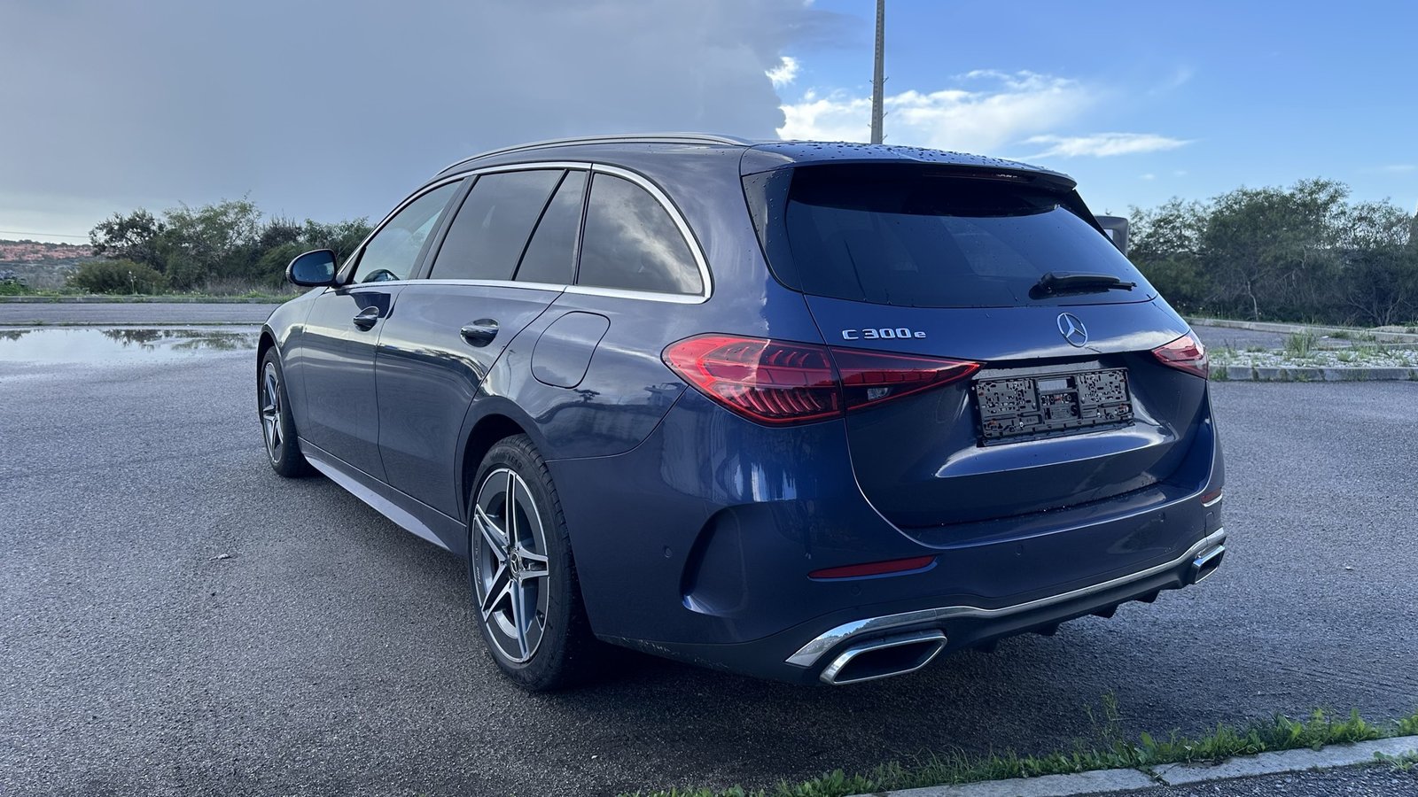 Mercedes-Benz C 300e T AMG 2024 foto 4