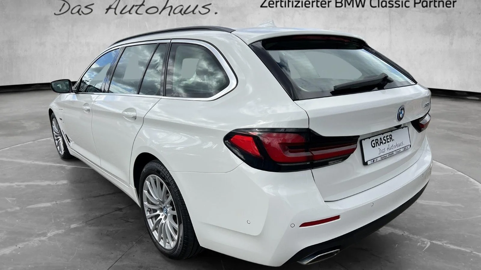 BMW 530e Touring 2022 — PHEV plug-in foto 3