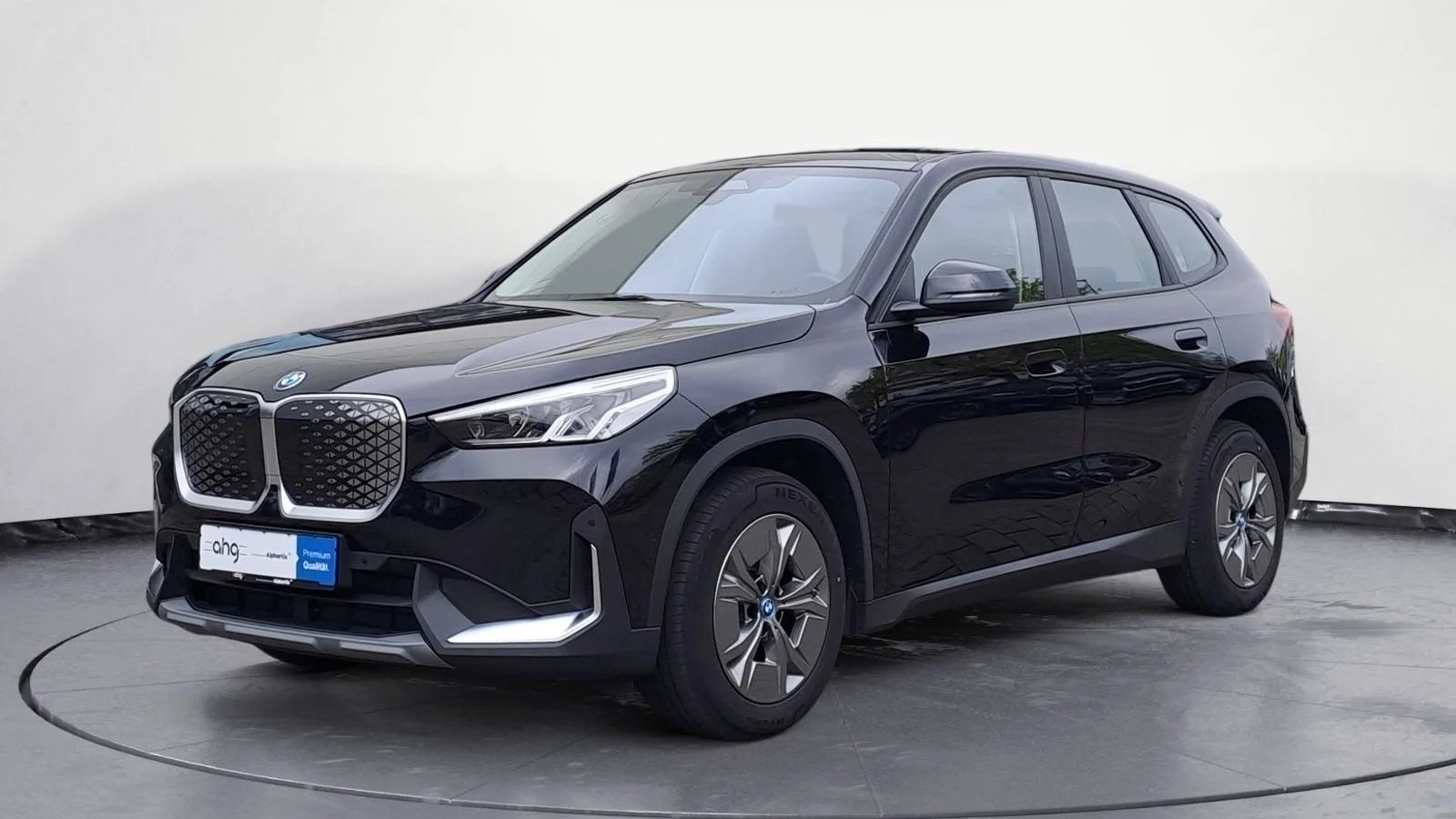 BMW iX1 eDrive20 2024 — Premium Selection
