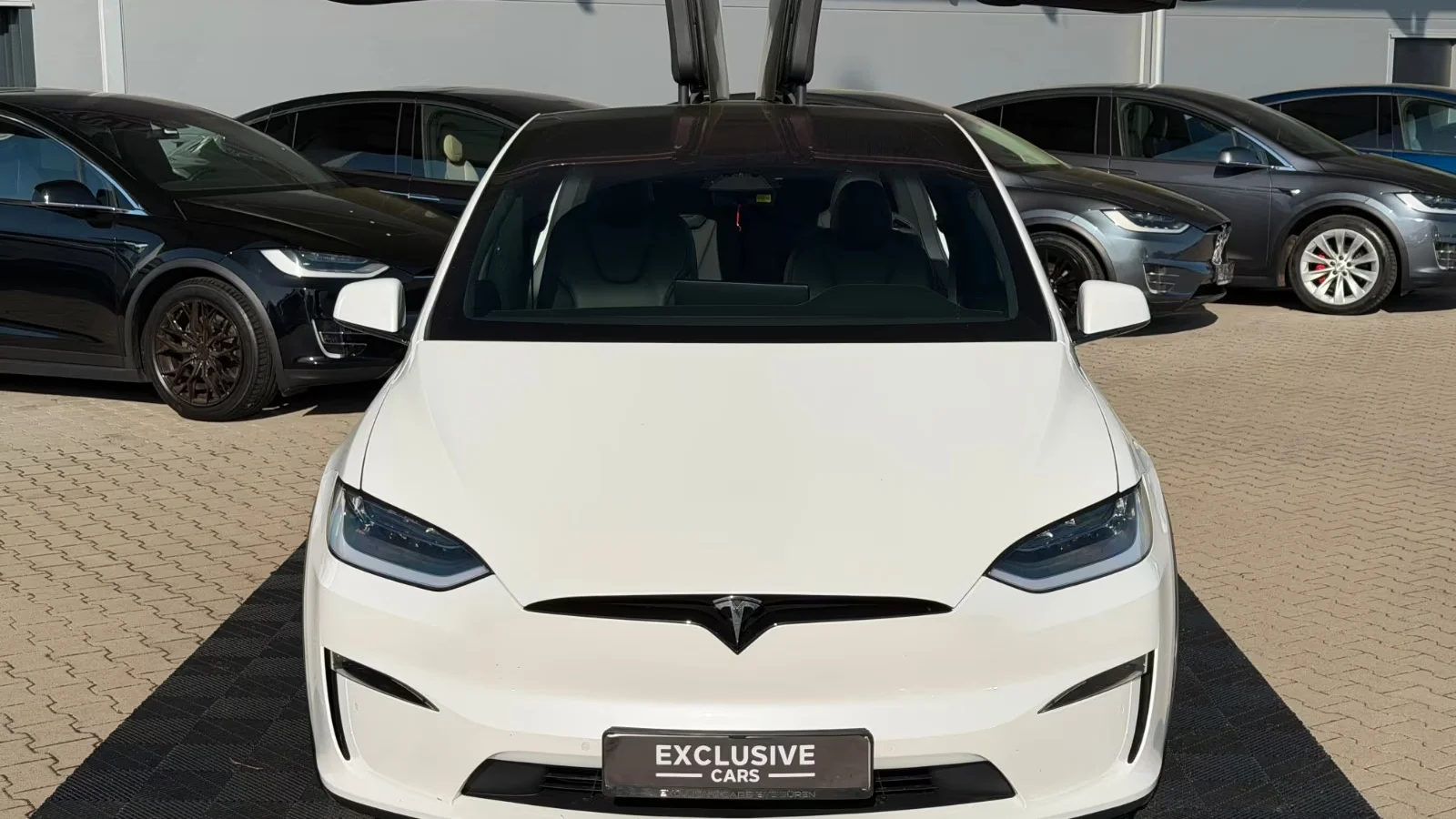 Tesla Model X Plaid 6 Lugares — Yoke