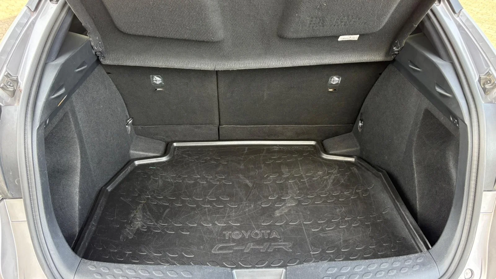 Toyota C-HR 2.0 PHEV 2022-2023 foto 3