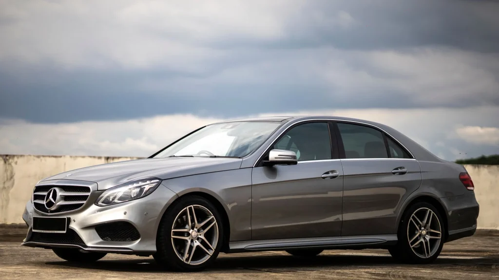 Mercedes E300 Avantgarde sedan importado da Alemanha
