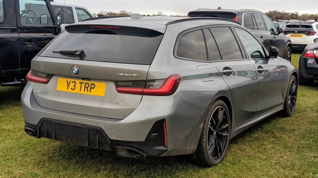 BMW M340i xDrive Touring 2023 — comparativo BMW 320d vs 330e vs M340i