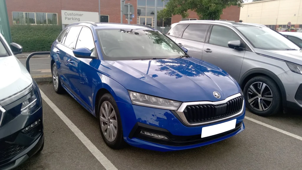 Skoda Octavia Estate — comparativo Skoda Octavia iV vs VW Passat GTE PHEV importação 2026