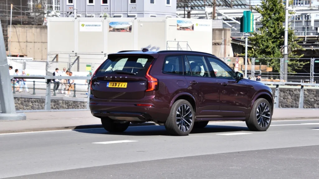 Volvo XC90 T8 Recharge AWD 2025 — importar Portugal