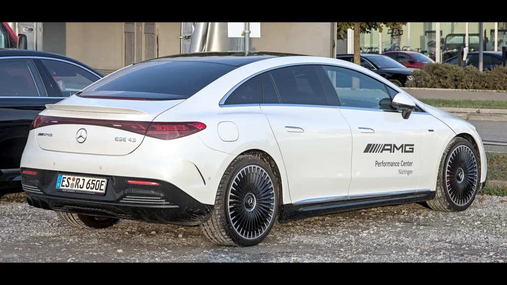 Mercedes-Benz EQE Sedan — berlina executiva eléctrica