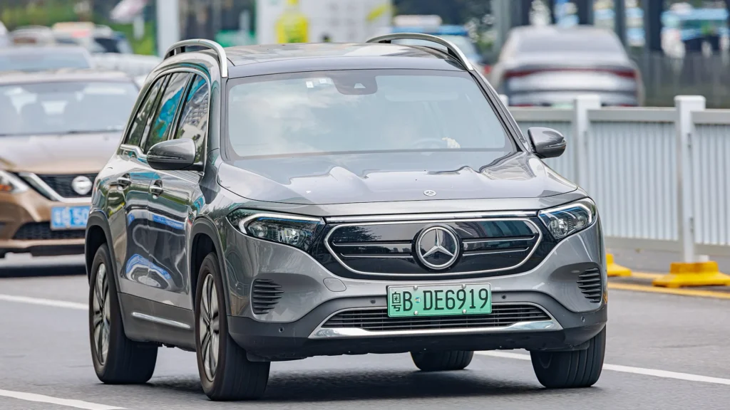 Mercedes-Benz EQB — SUV compacto eléctrico 7 lugares