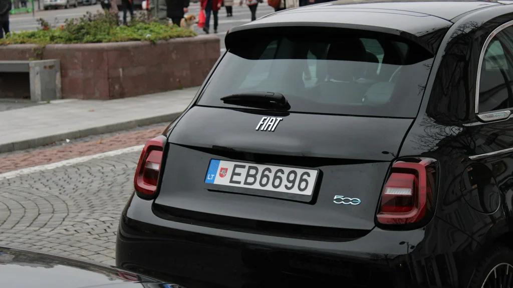 Fiat 500 electric (500e) — city car eléctrico